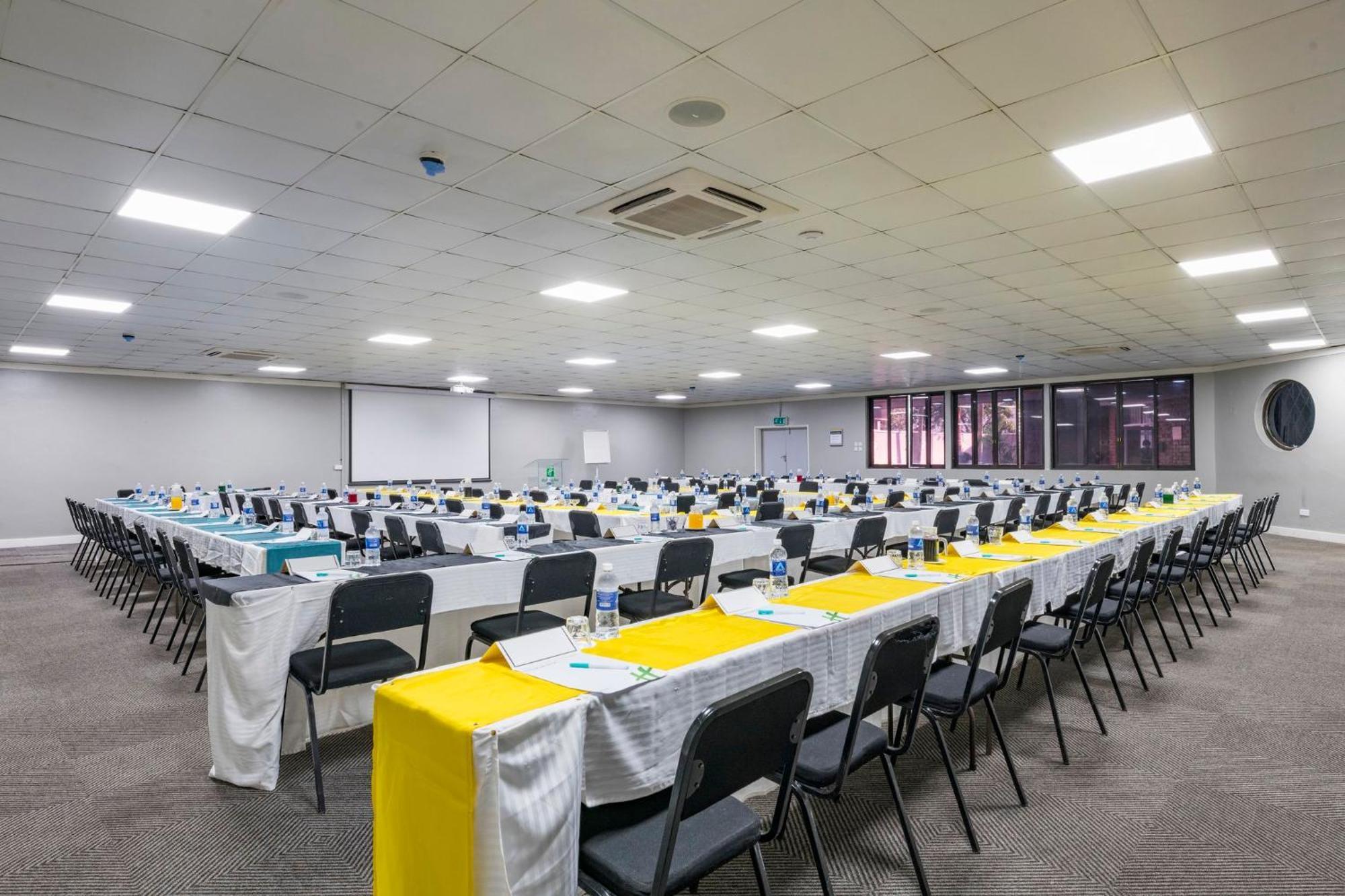 Holiday Inn - Mutare By Ihg Exteriör bild